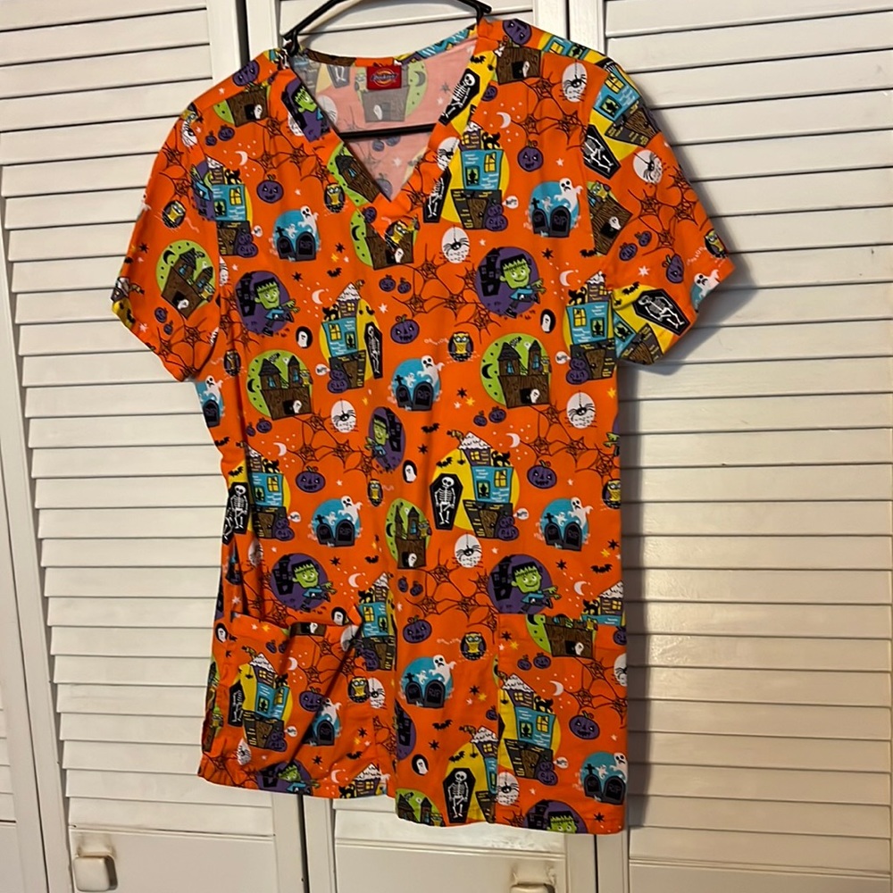 Scrub top